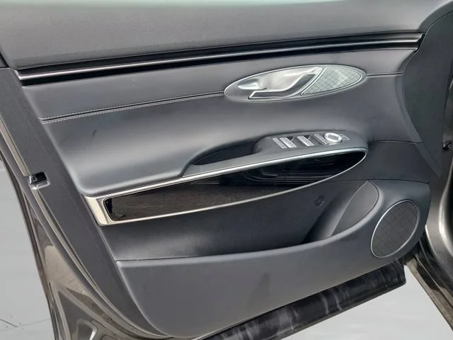 Used 2025 Gray Genesis 2.5T image 14