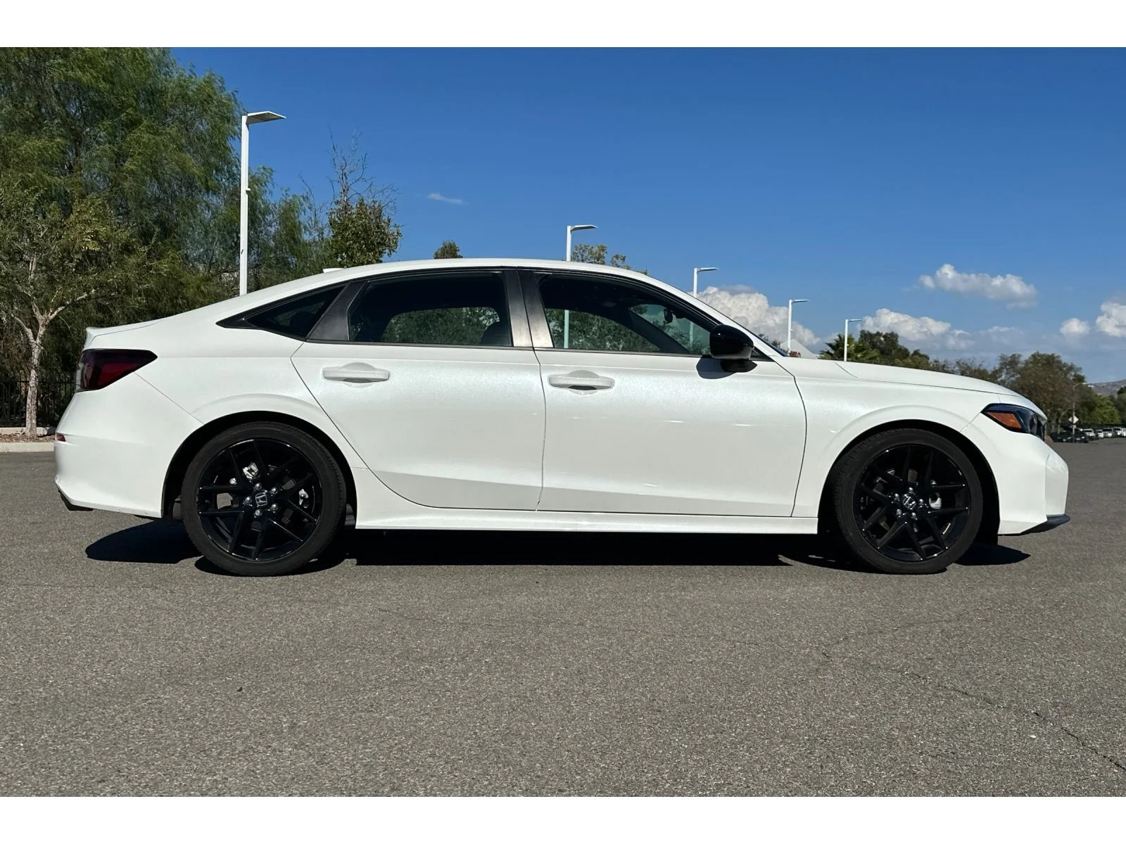 Used 2025 Platinum White Pearl Honda Sport image 4