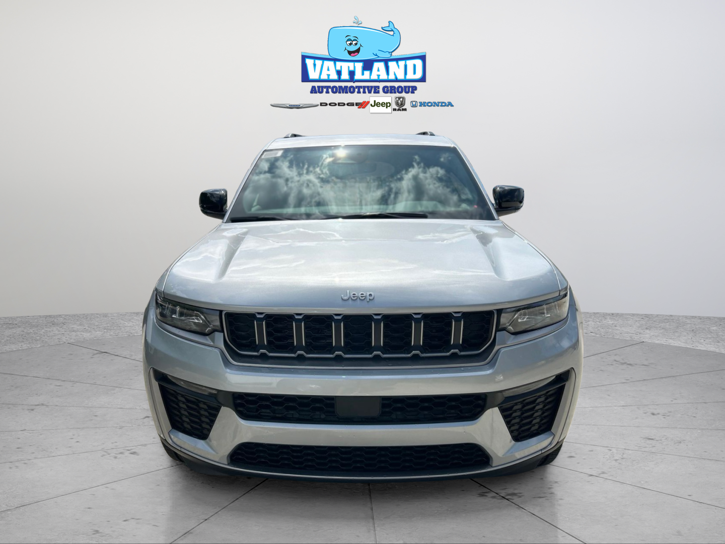 New 2026 Silver Zynith Exterior Paint Jeep Limited image 21