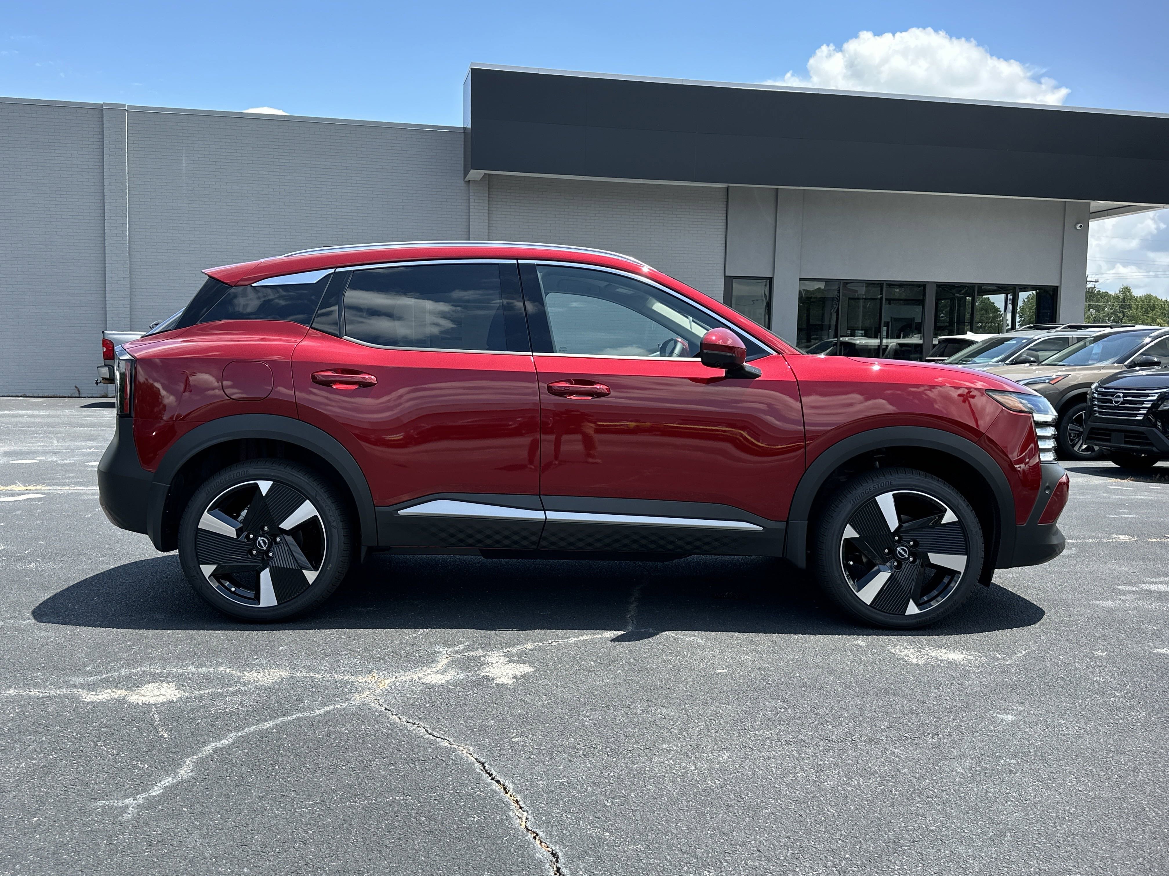 2025 Nissan Kicks SR - Photo 9
