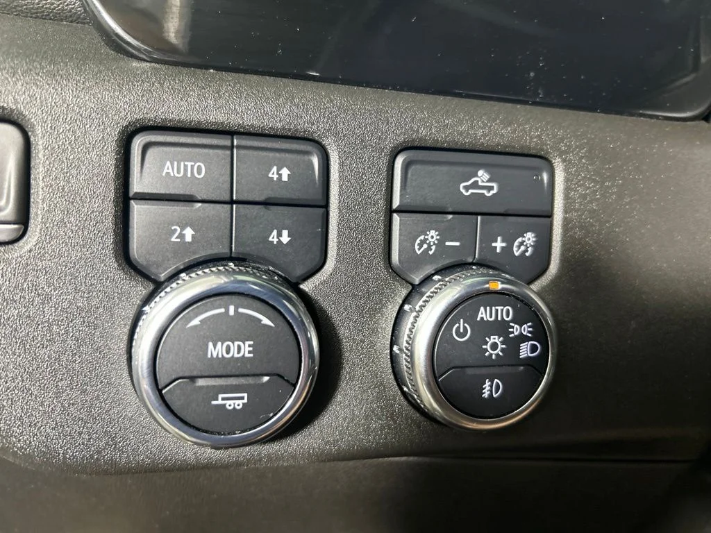 Used 2023 Beige GMC Elevation image 22