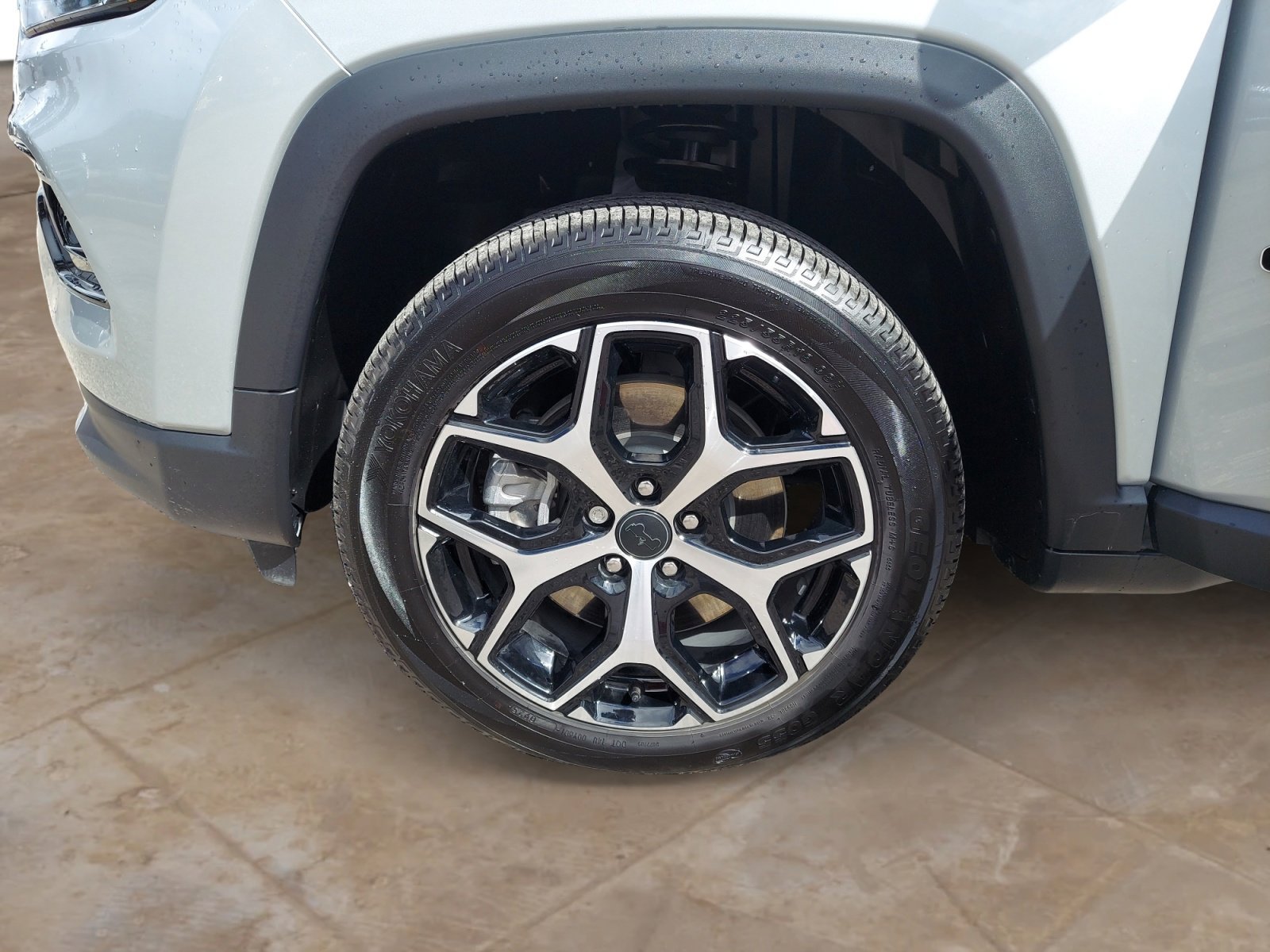 New 2026 Silver Zynith Metallic Clearcoat Jeep Limited image 29