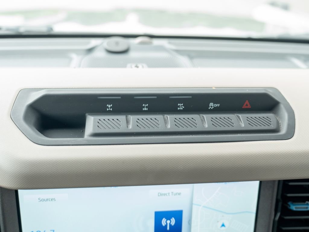 Used 2024 Gray Ford Wildtrak image 33