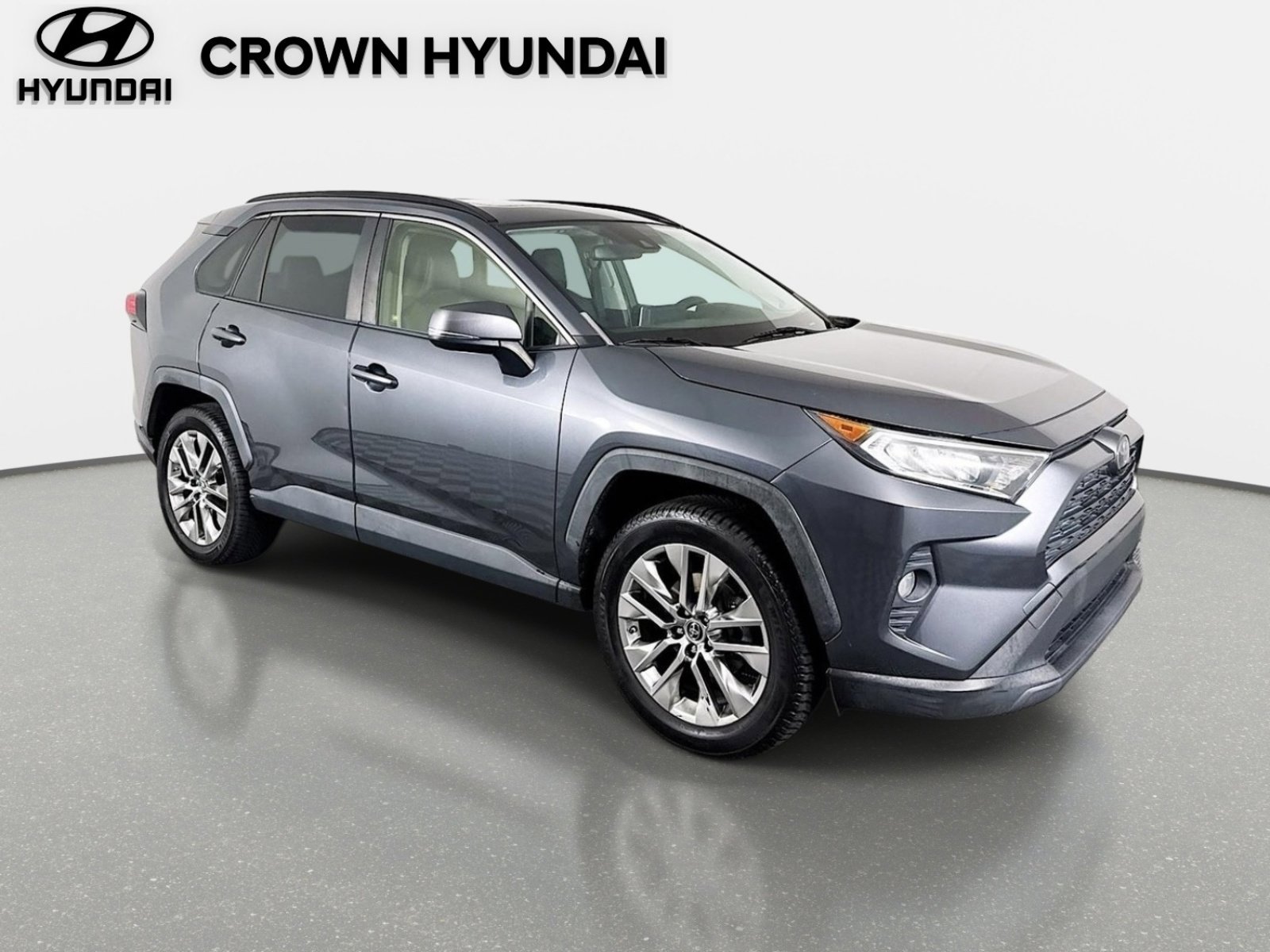 Used 2019 Magnetic Gray Metallic Toyota XLE Premium image 3