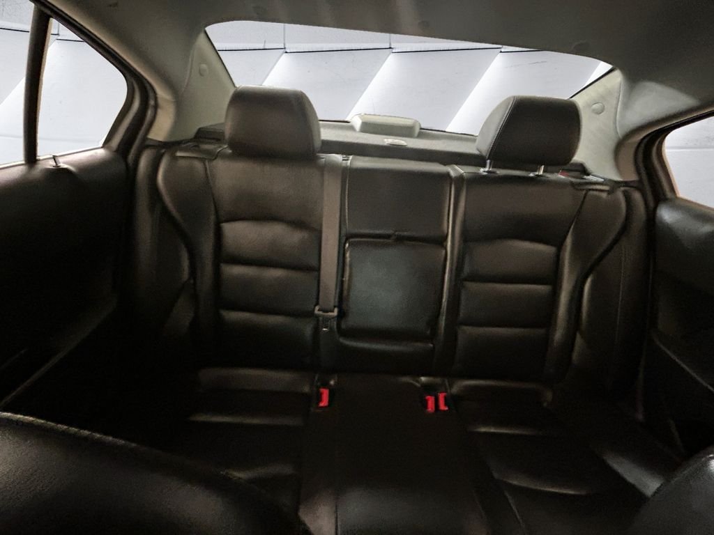 Used 2015 Silver Chevrolet 2LT image 18