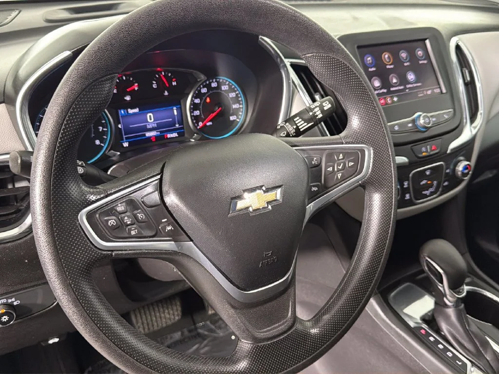 Used 2022 SUMMIT WHITE Chevrolet LT image 22