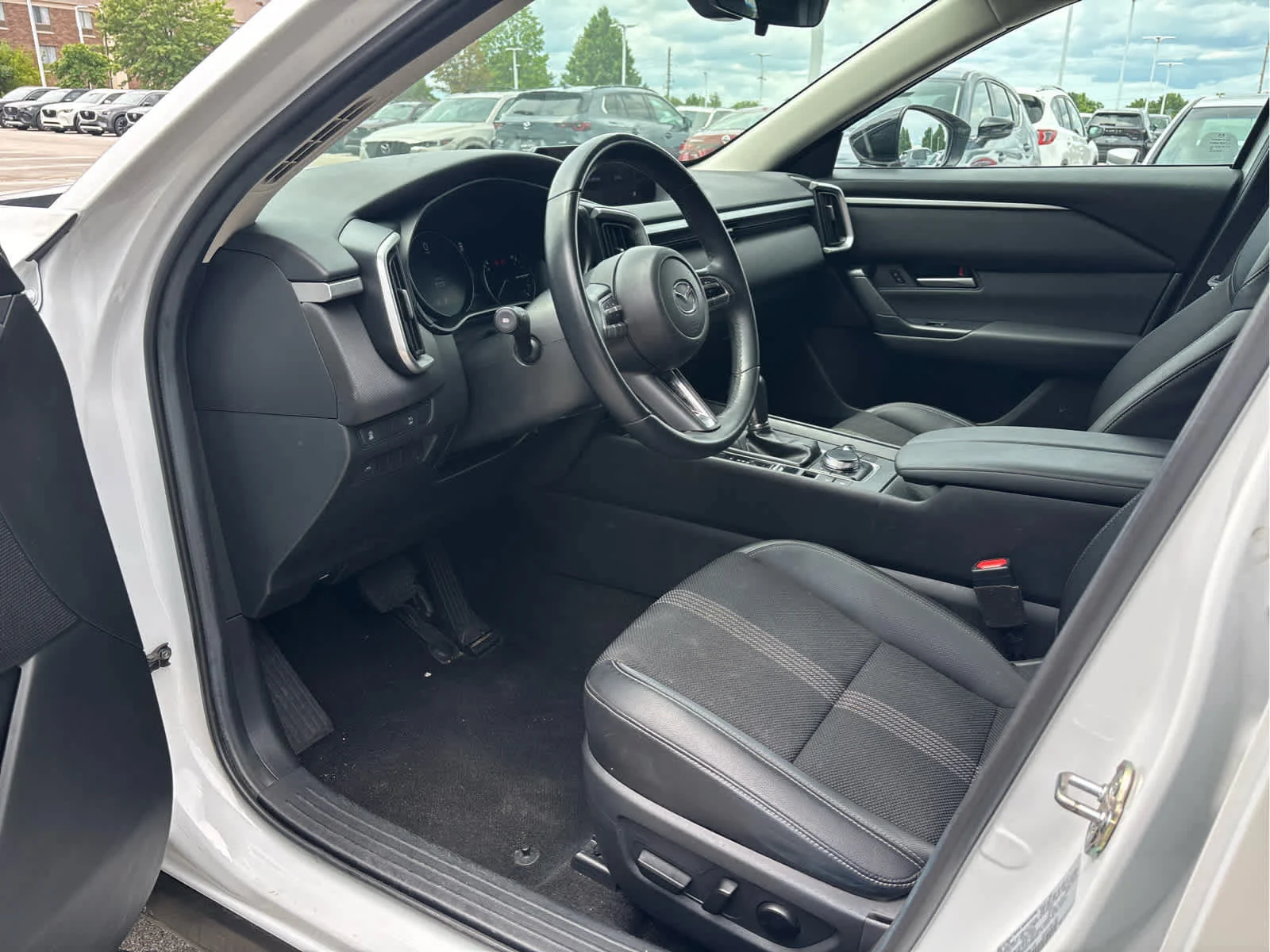 Used 2025 Wind Chill Pearl Mazda 2.5 S Preferred Package image 6