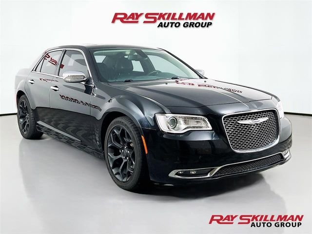 2019 Chrysler 300 Limited's photo