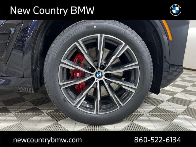 New 2026 Carbon Black Metallic BMW xDrive40i image 9
