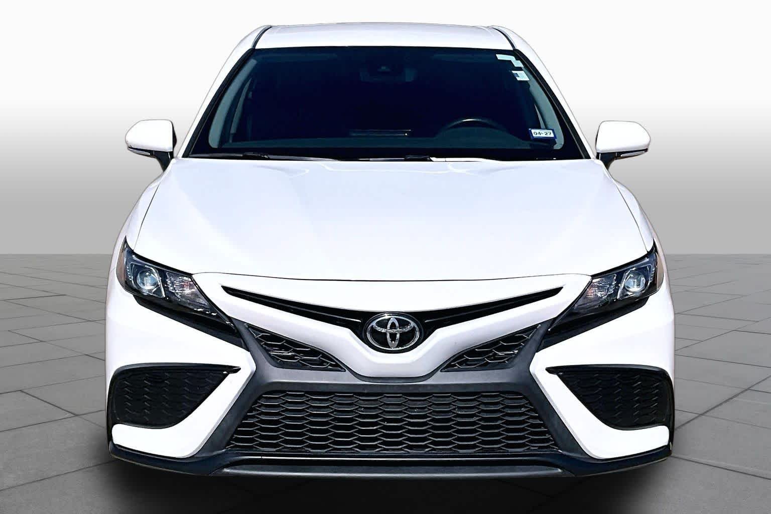 Certified Used 2023 Ice Cap Toyota SE image 3