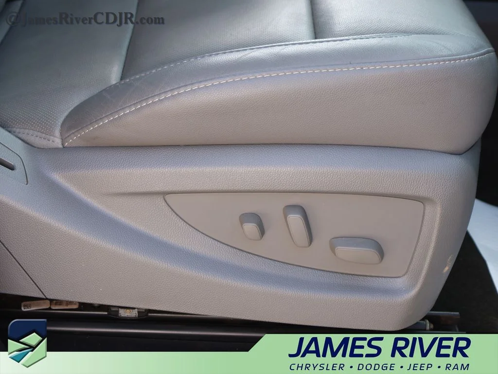Used 2015 White Chevrolet LTZ image 10