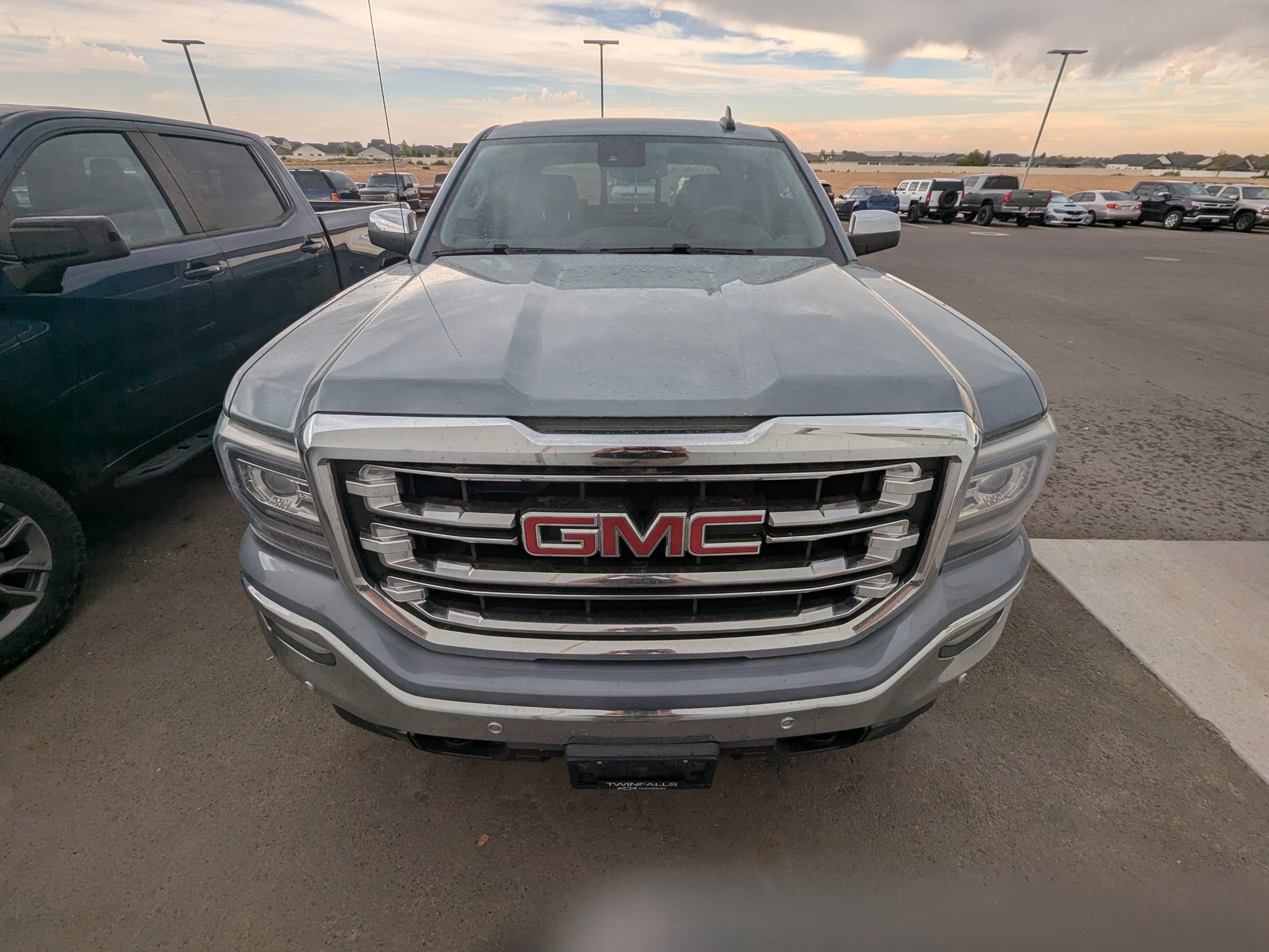 Used 2016 LIGHT STEEL GRAY METALLIC GMC SLT image 2