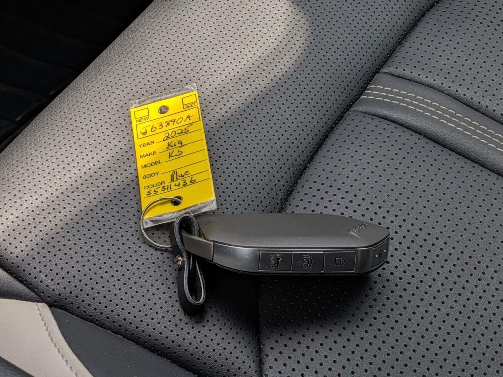 Used 2025 Yacht Blue Kia GT-Line image 18