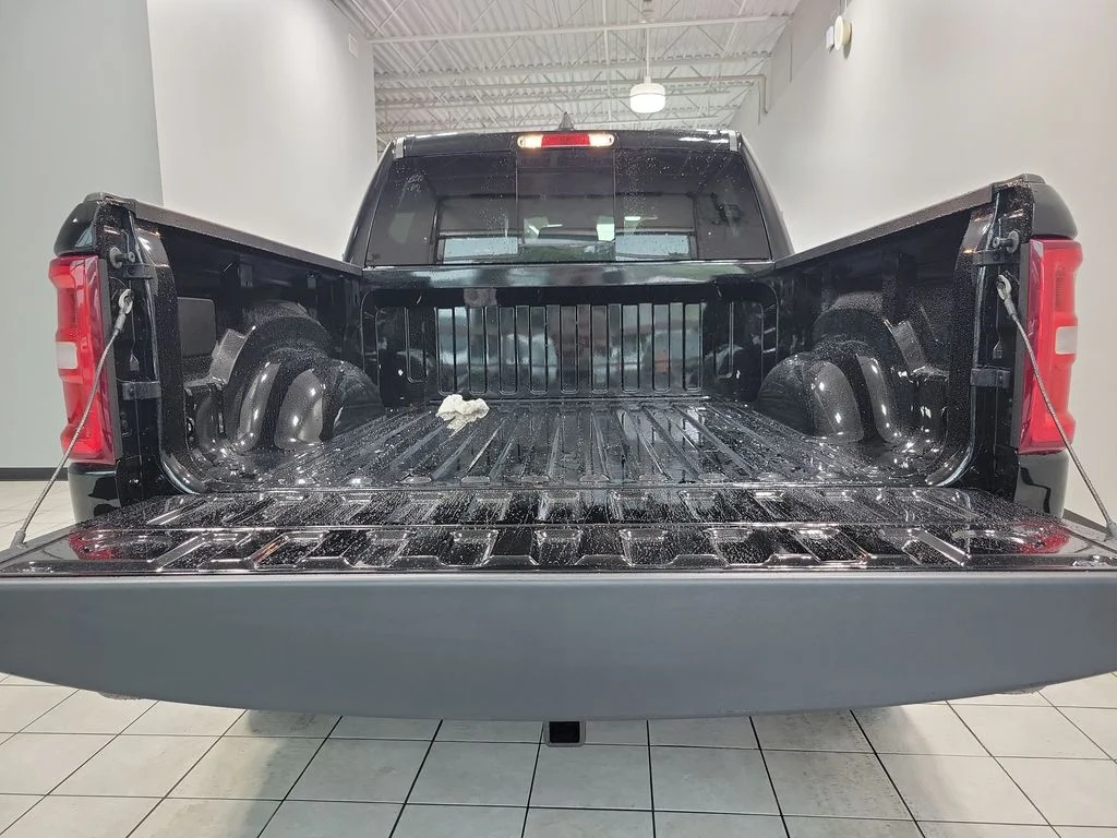 New 2026 Diamond Black Crystal Pearlcoat RAM Big Horn/Lone Star image 9