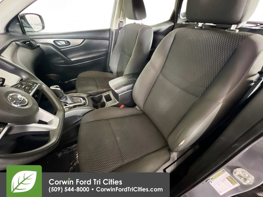 Used 2019 Brilliant Silver Metallic Nissan S image 23