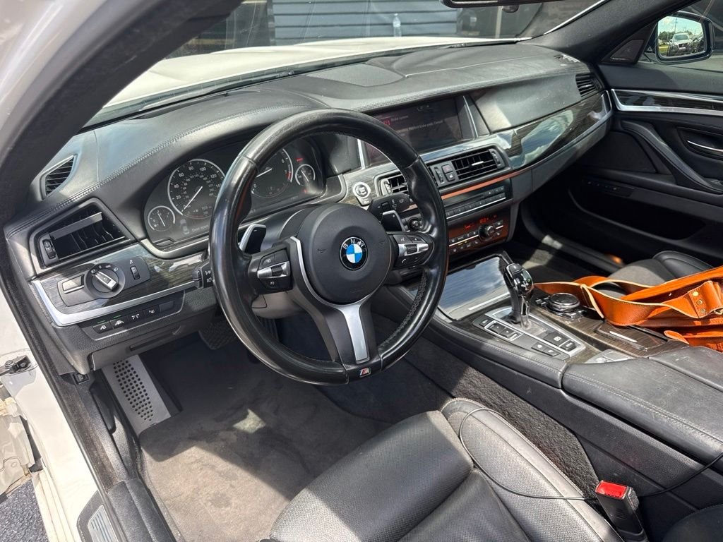 2016 BMW 5 Series 550i - Photo 8