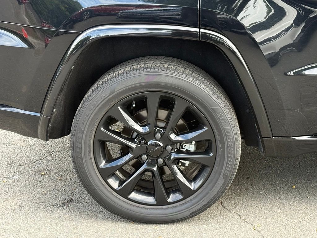 Used 2022 Black Jeep Laredo X image 7