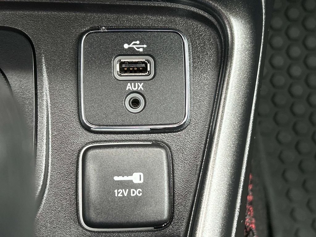 Used 2018 White Jeep Trailhawk image 25