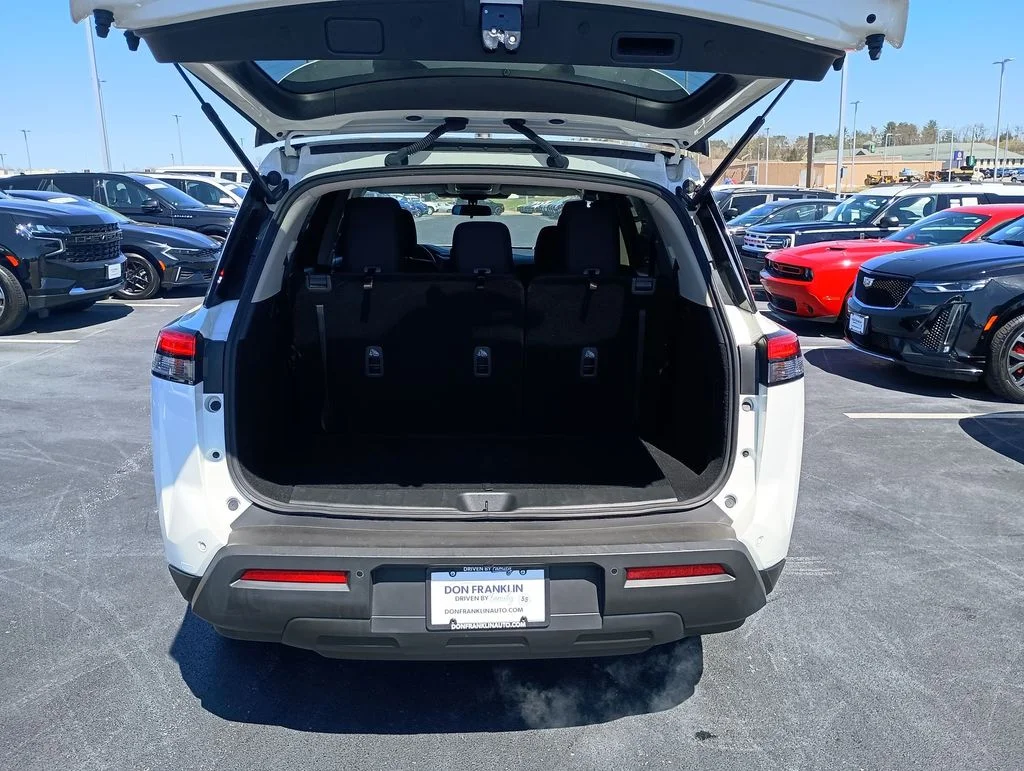 Used 2024 White Nissan S image 30