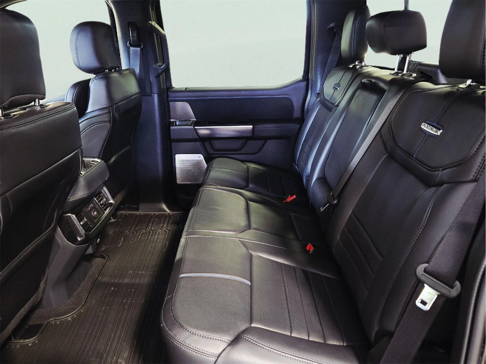 Used 2026 Agate Black Metallic Ford Platinum image 29