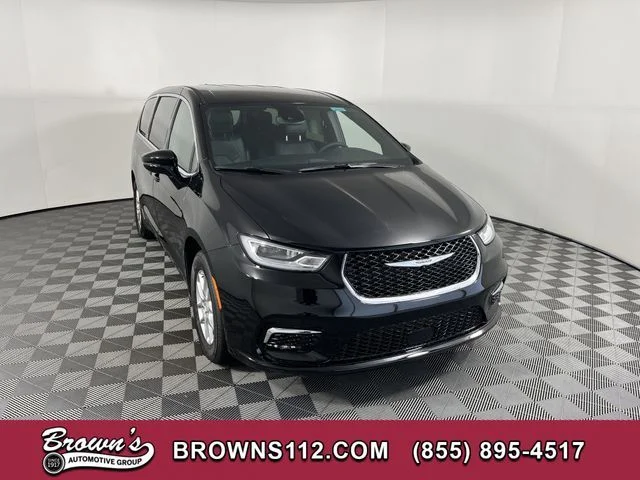 2026 Chrysler Pacifica Select's photo