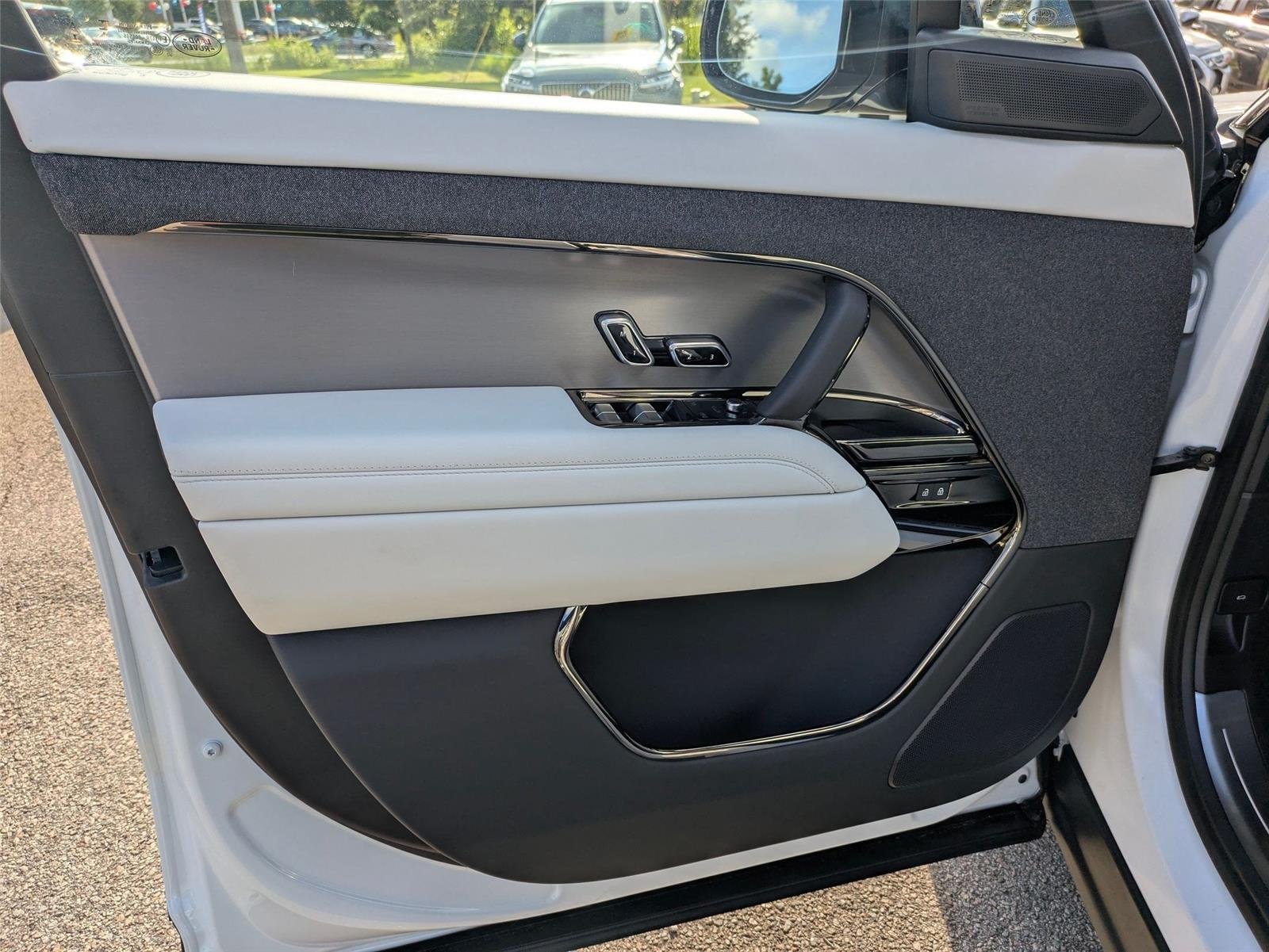 New 2026 Fuji White Land Rover SE image 11