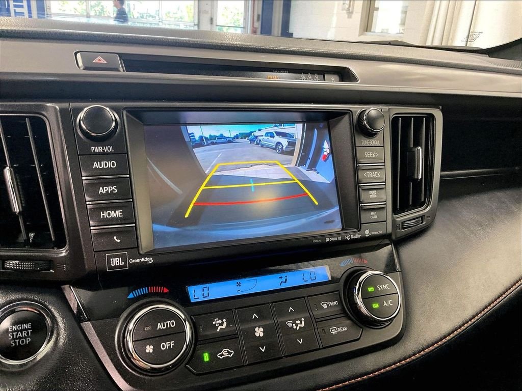 Used 2018 Silver Toyota SE image 19