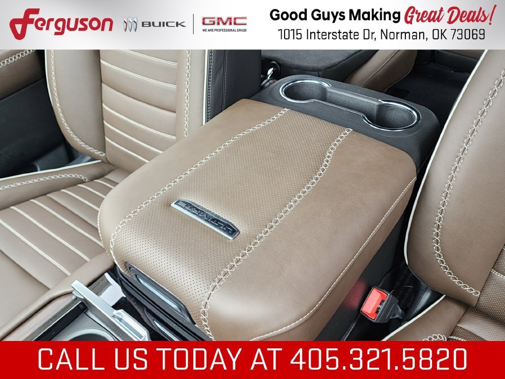2026 GMC Yukon Denali Ultimate - Photo 37