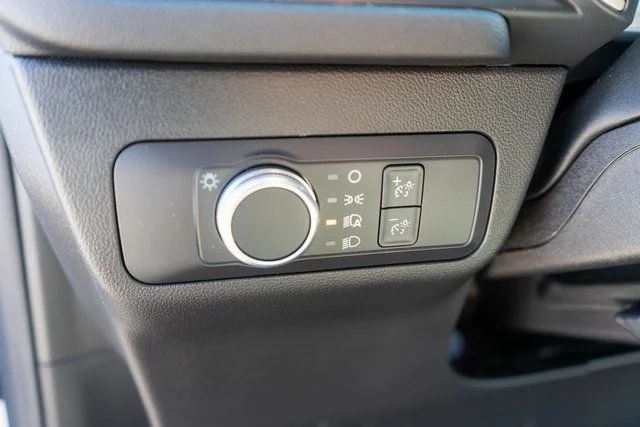 Used 2022 White Ford SE image 18