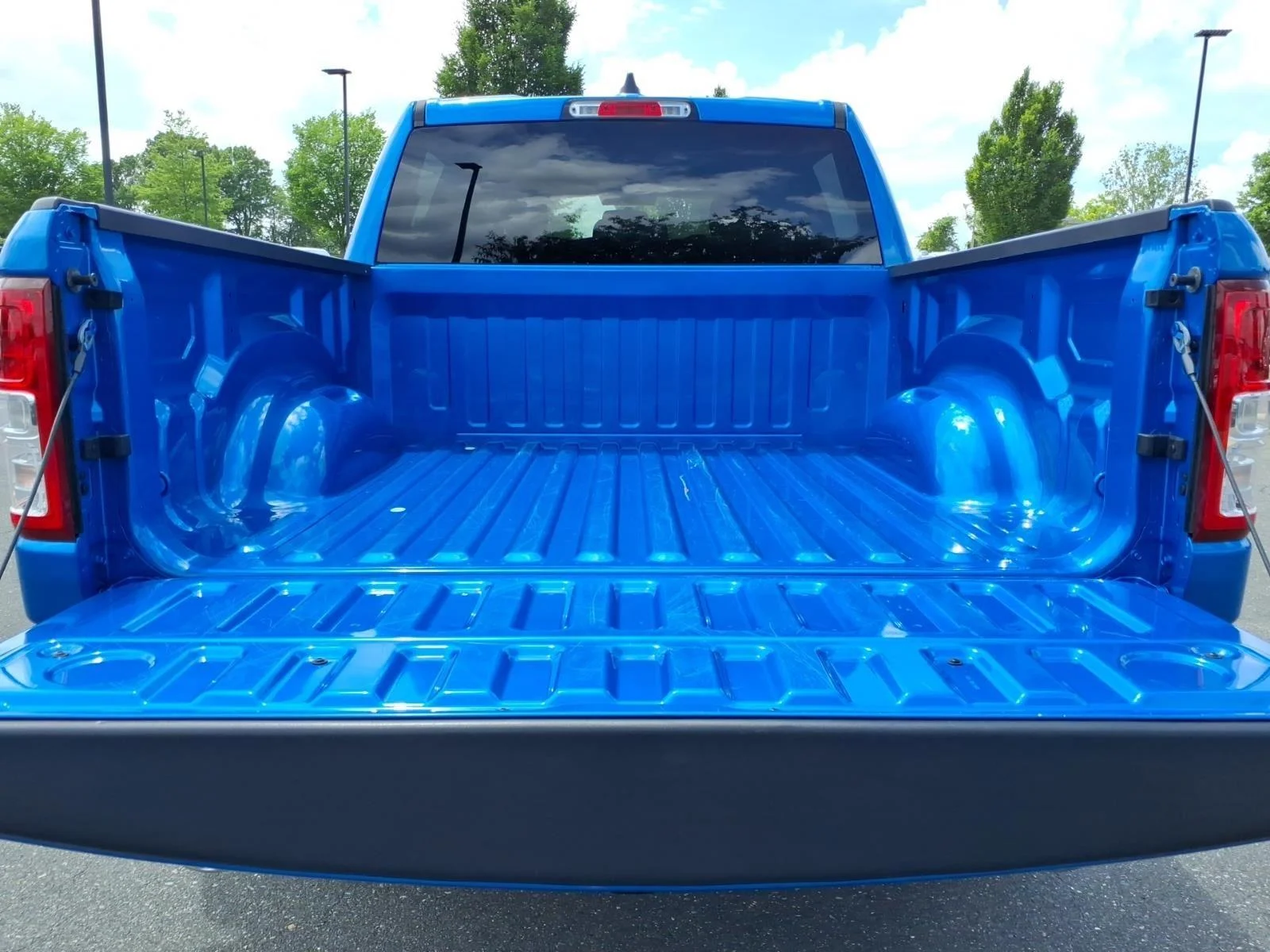 Used 2022 Hydro Blue Pearlcoat Ram Big Horn image 30