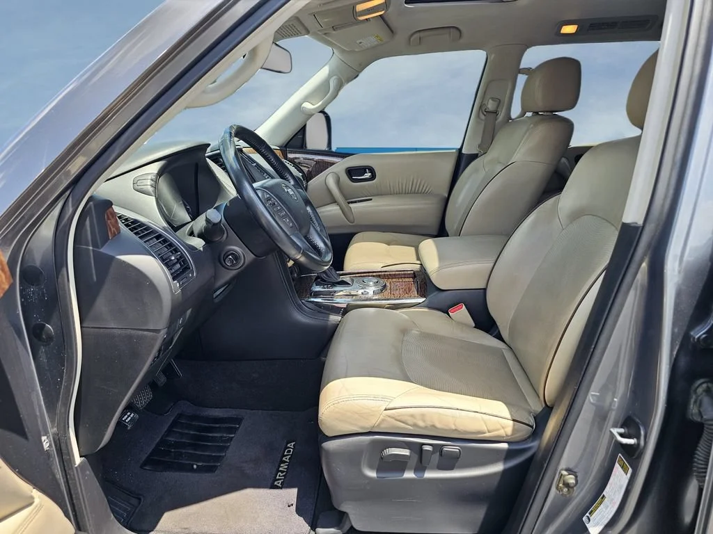 Used 2018 Gun Metallic Nissan SL image 16