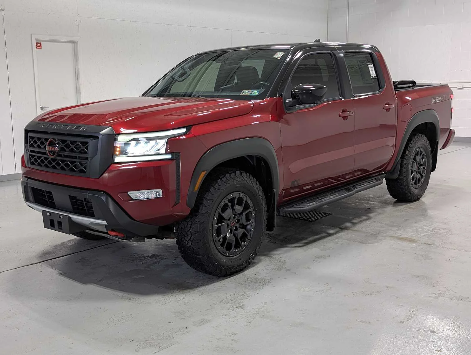 2022 Nissan Frontier PRO-4X Crew Cab 4X4's photo