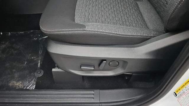 New 2025 Oxford White Ford XLT 4x4 image 24