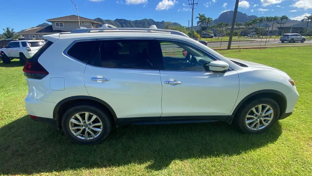 Used 2020 White Nissan SV image 6