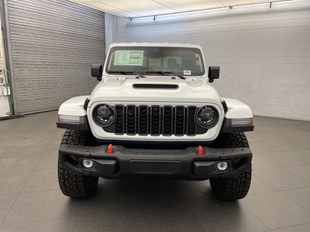 New 2026 Bright White Clear-Coat Exterior Paint Jeep Mojave X image 6