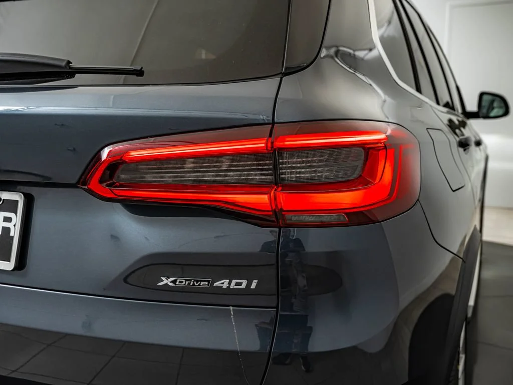 Used 2019 Arctic Gray Metallic BMW xDrive40i image 15