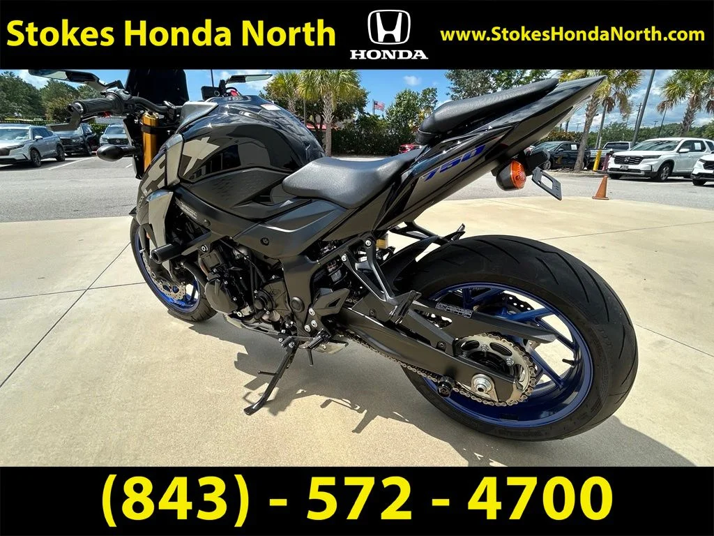 Used 2023  Suzuki ABS image 4