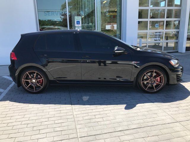 Used 2017 Deep Black Pearl Volkswagen Autobahn image 9