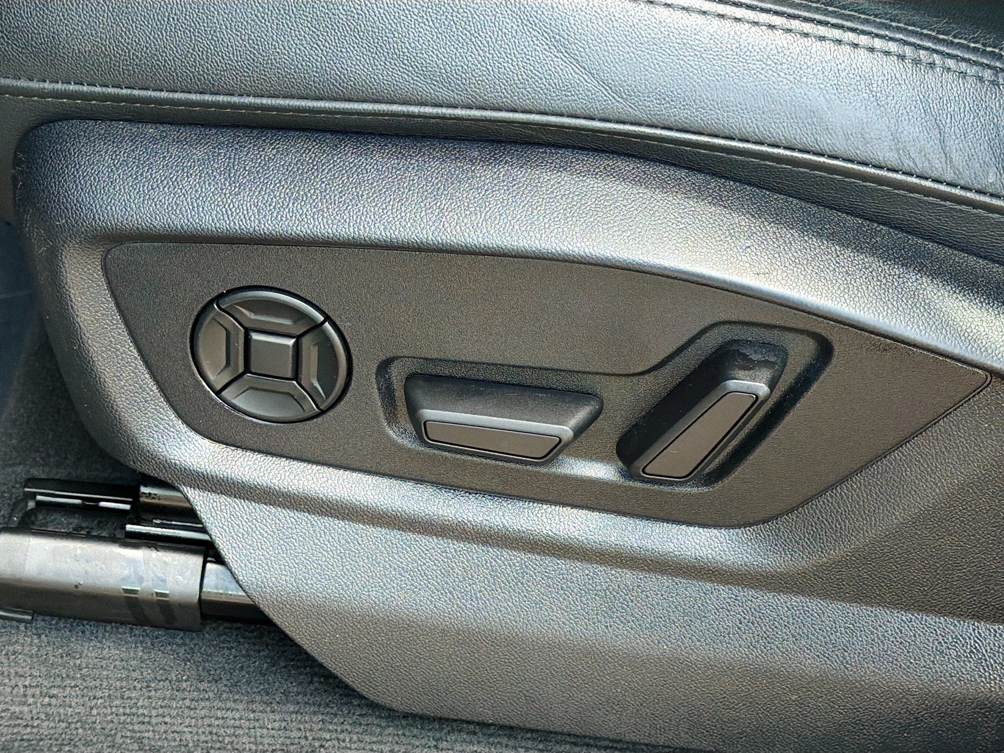 Used 2023  Audi Premium Plus image 24