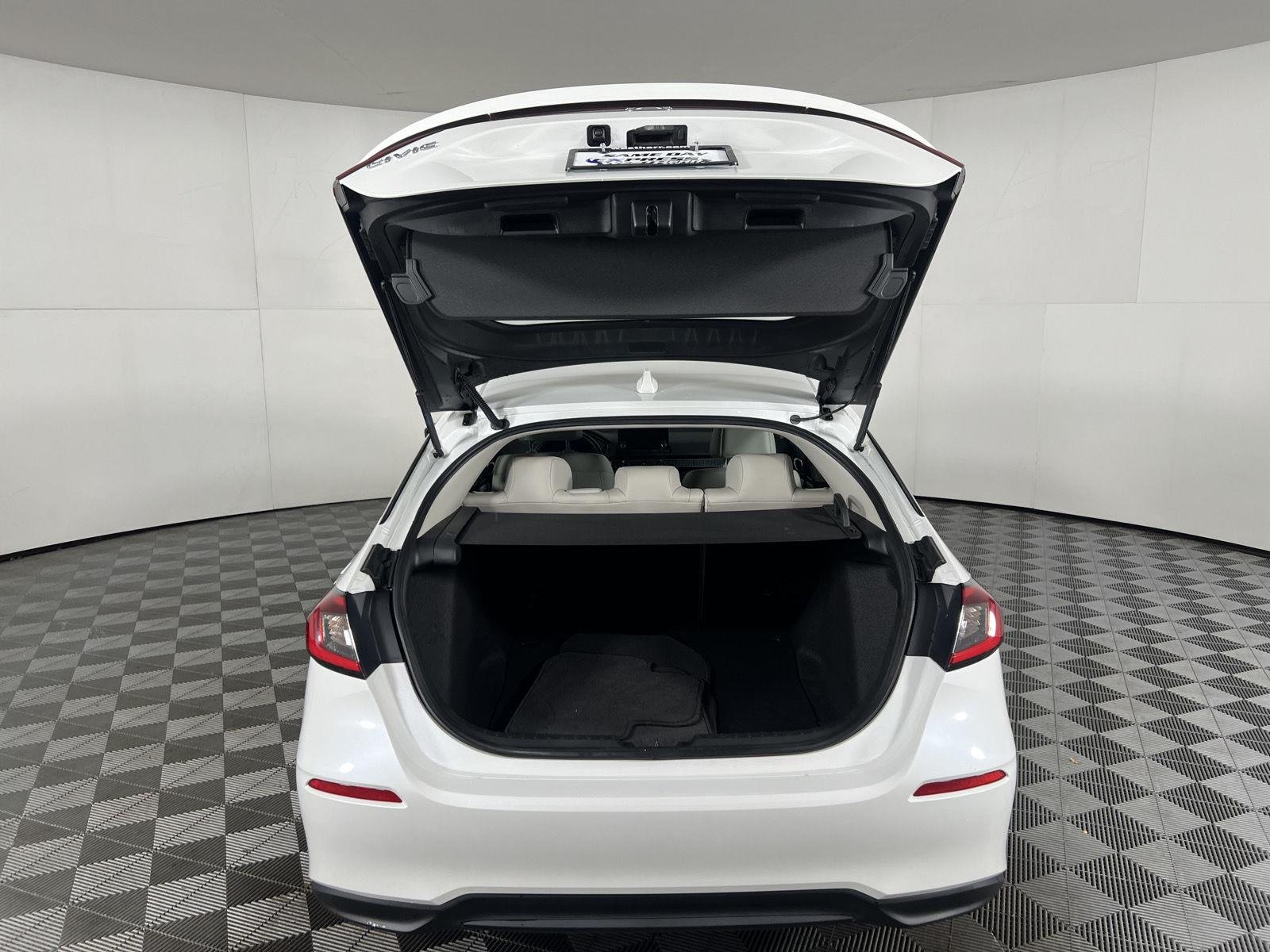 Used 2024 Platinum White Pearl Honda EX-L image 26