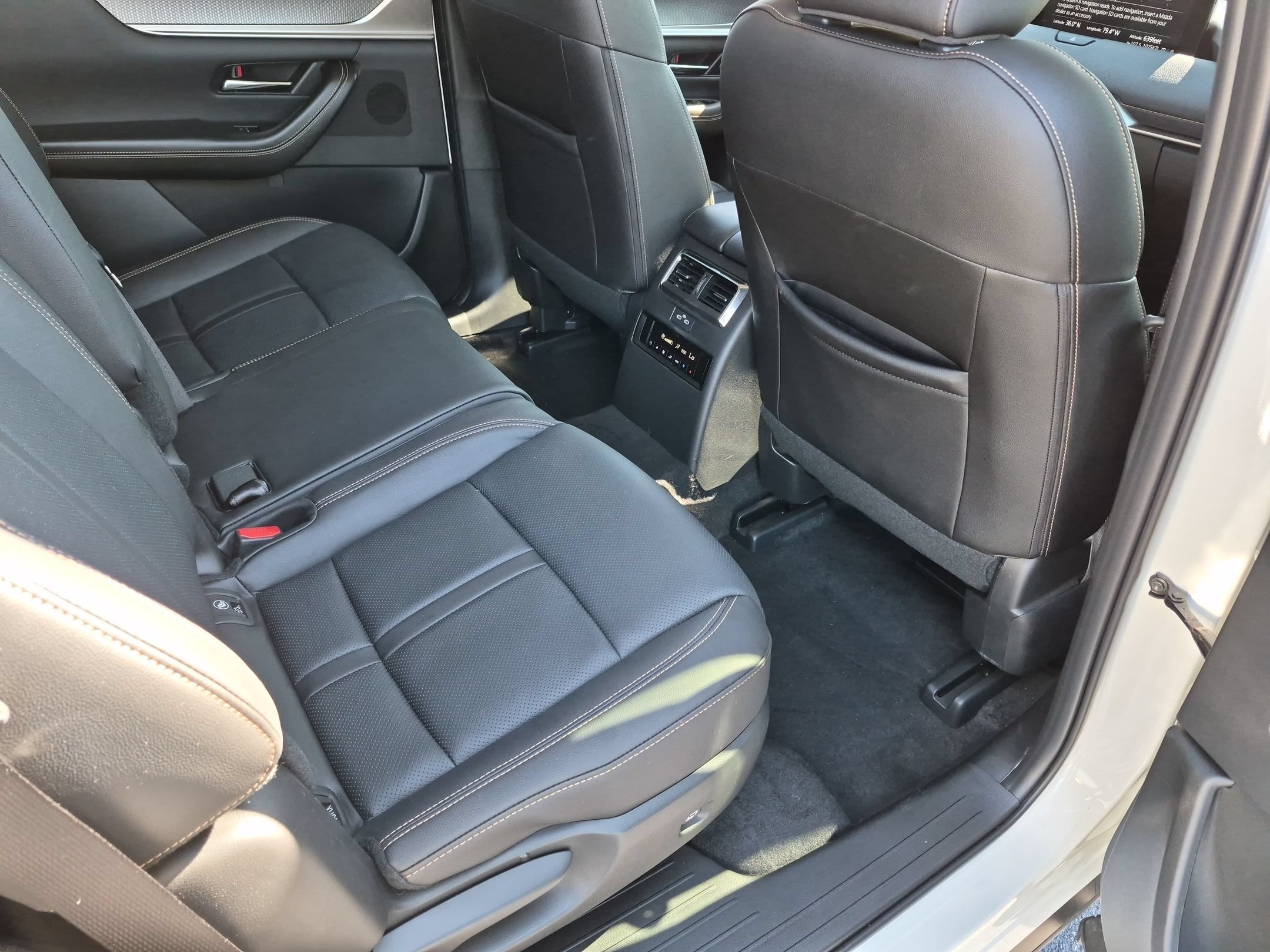 Used 2025 Rhodium White Premium Mazda Preferred Package image 34