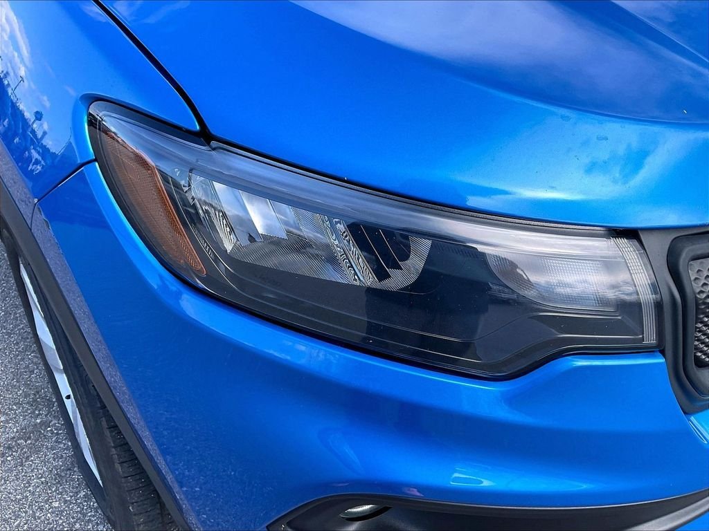 Used 2022 Laser Blue Pearlcoat Jeep Latitude image 30
