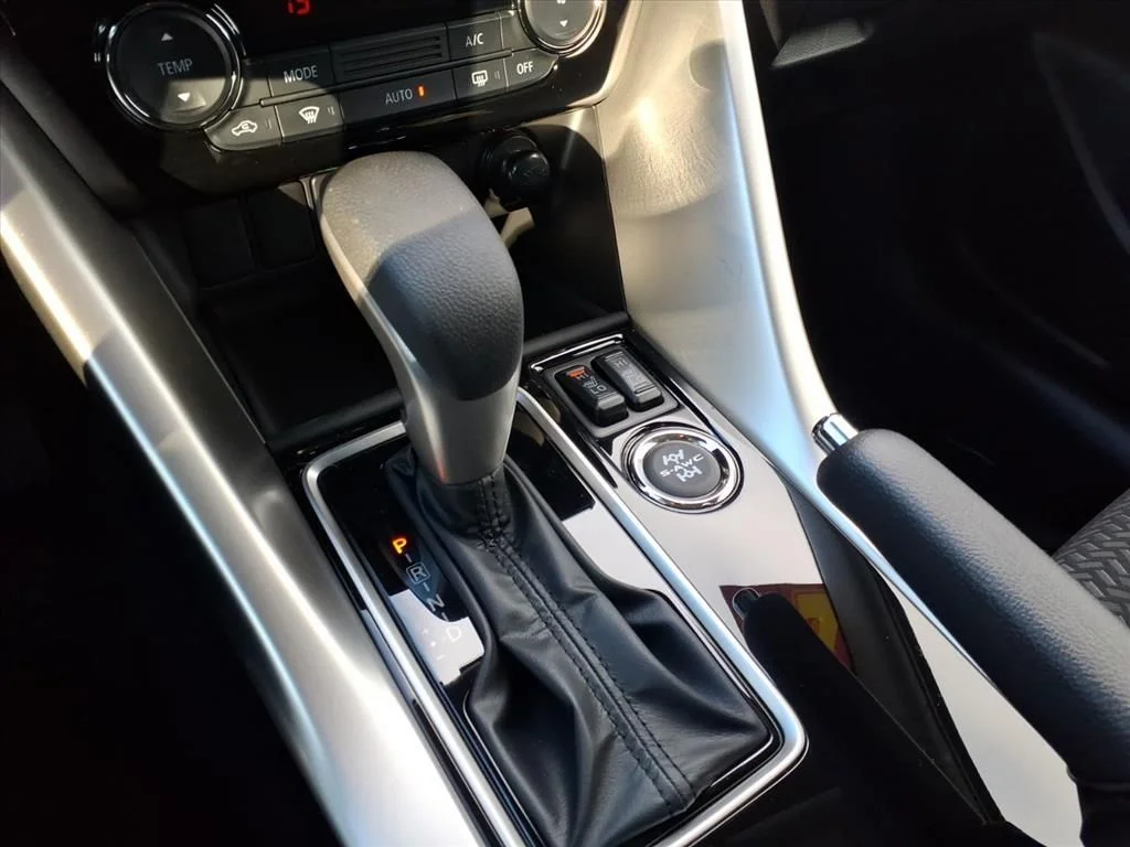 2026 Mitsubishi Eclipse Cross LE - Photo 13
