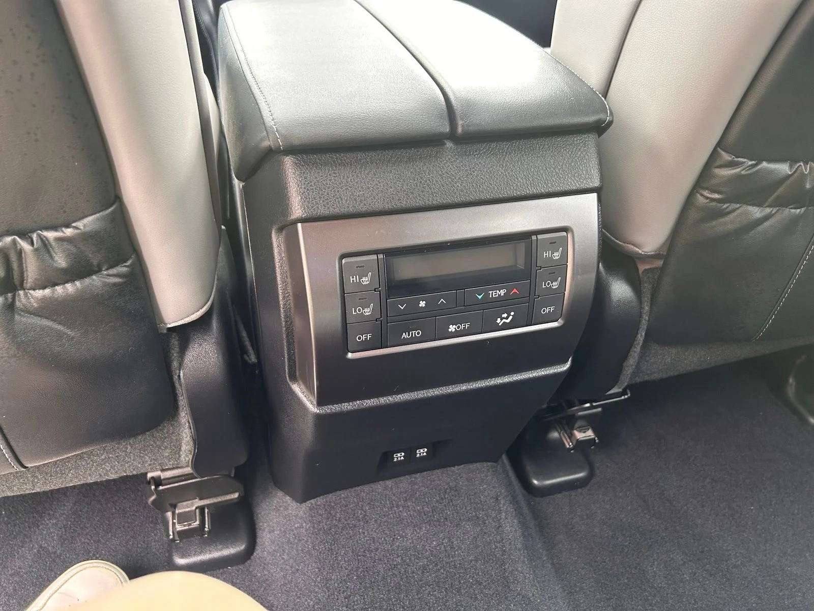 Used 2023 Black Lexus 460 image 17