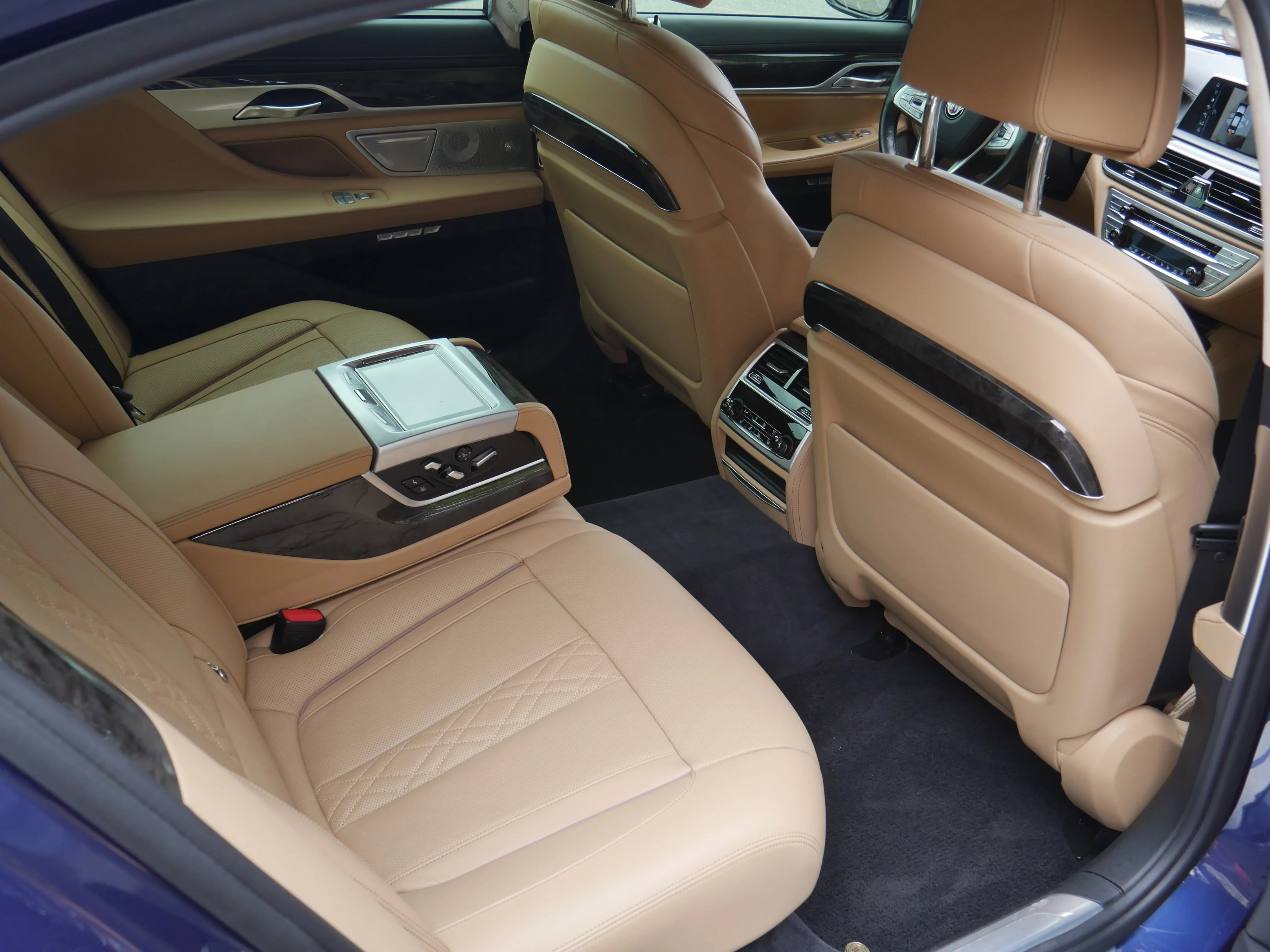 Used 2017 ALPINA Blue Metallic BMW ALPINA B7 xDrive image 36