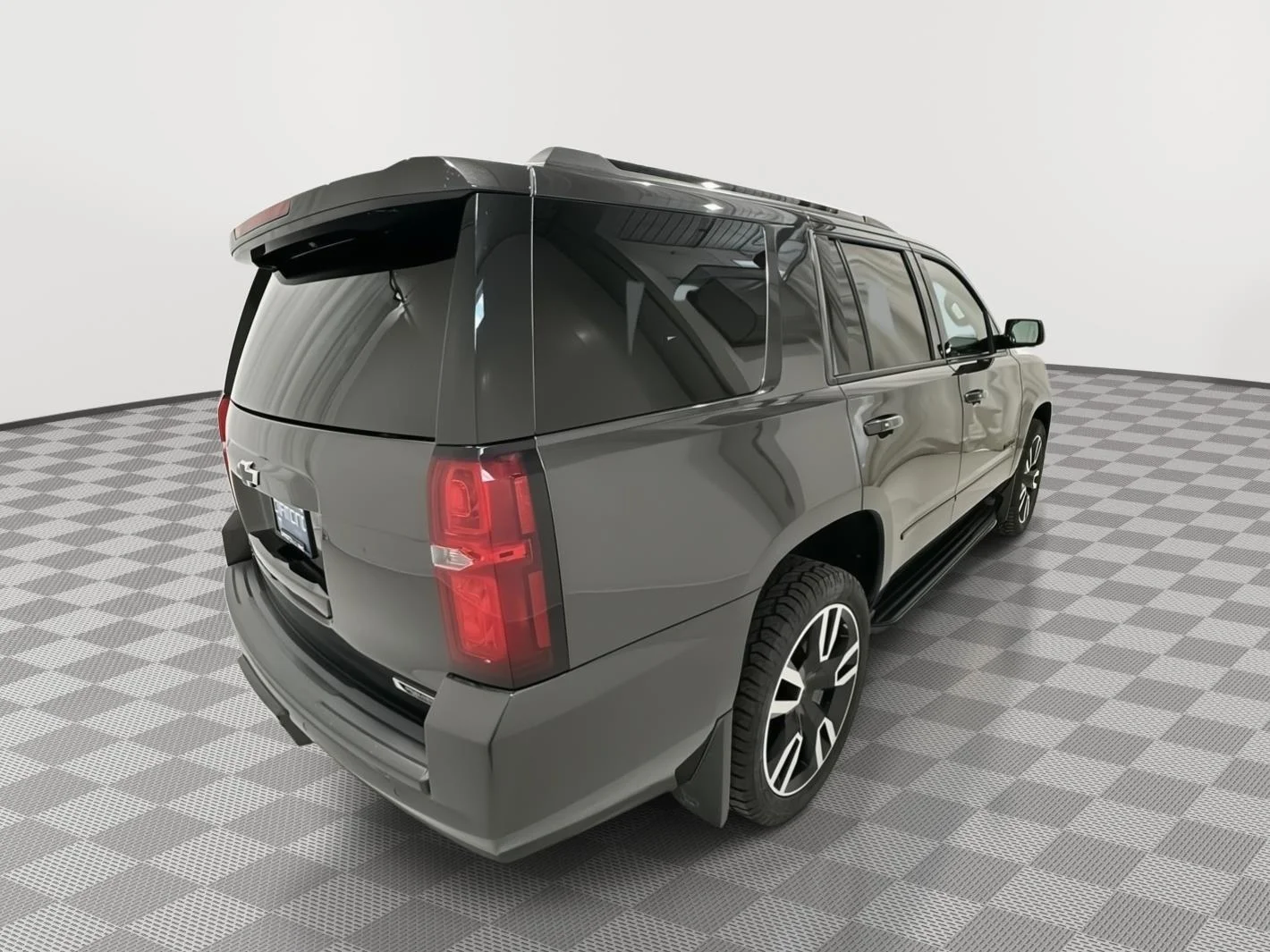 Used 2018 TUNGSTEN METALLIC Chevrolet Premier image 5