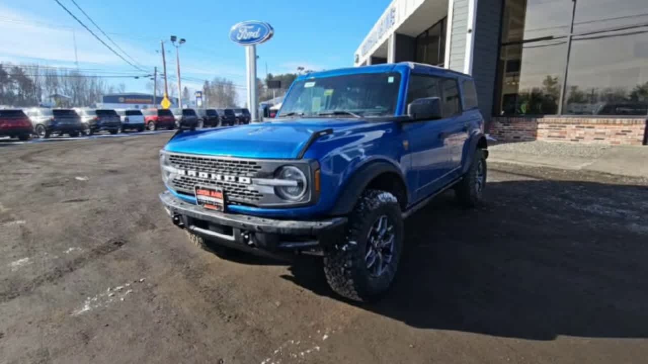New 2025 Velocity Blue Metallic Ford Badlands image 5