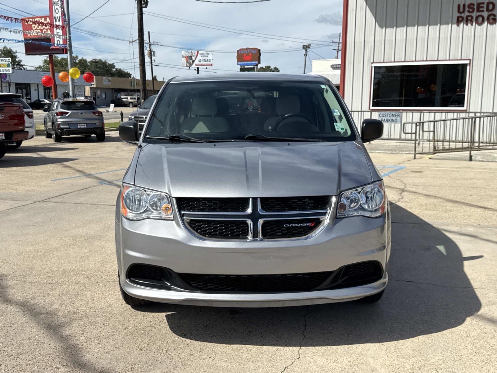 Used 2017 Silver Dodge SE image 2