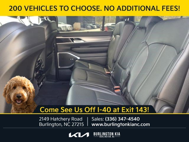 Used 2025 Diamond Black Crystal Pearlcoat Jeep Base image 18