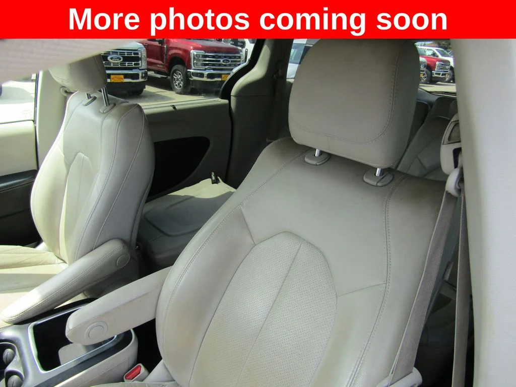 Used 2021 Gray Chrysler Touring L image 12